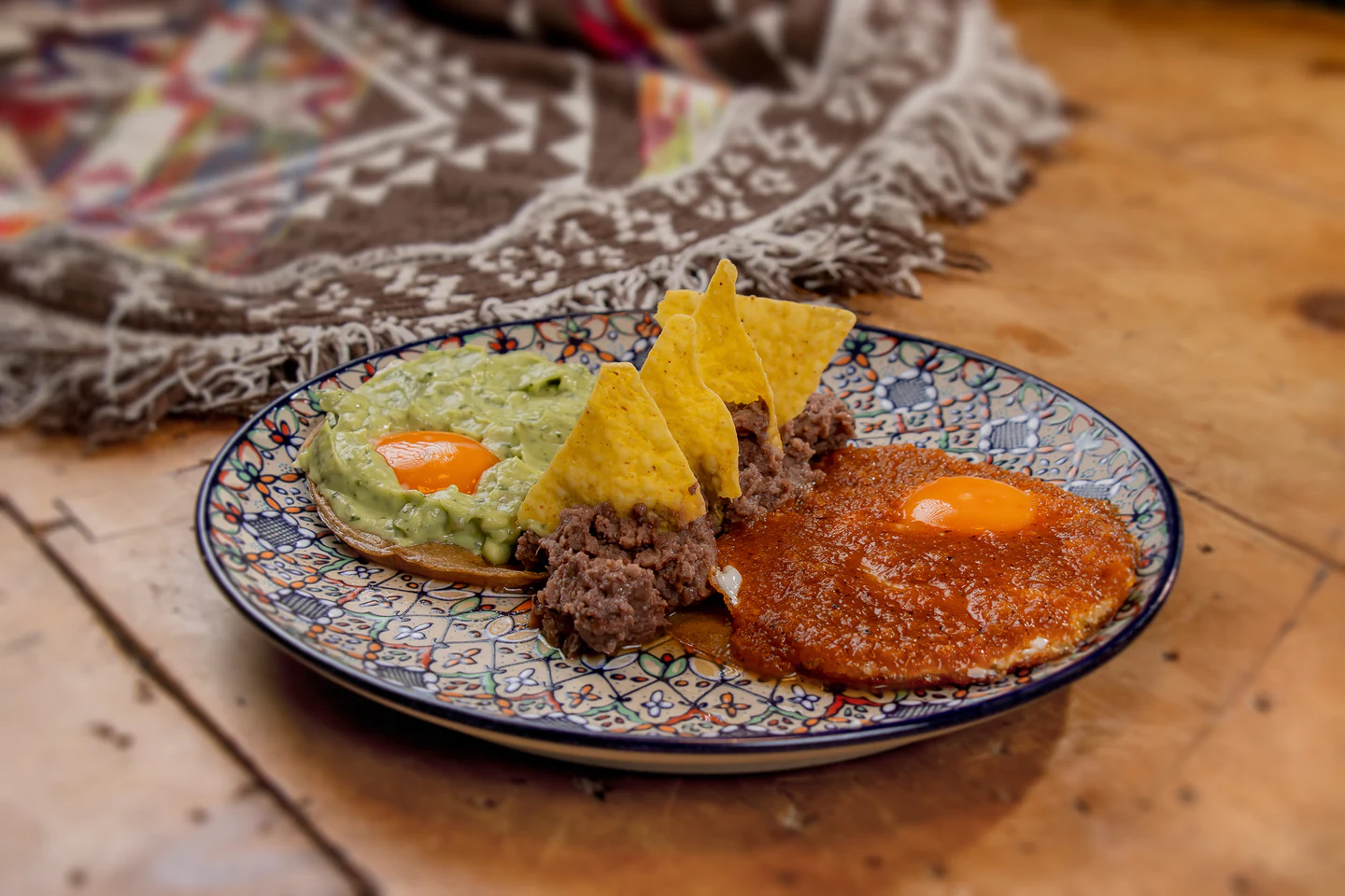 Mexikanische Küche, angerichtet mit frischen Zutaten